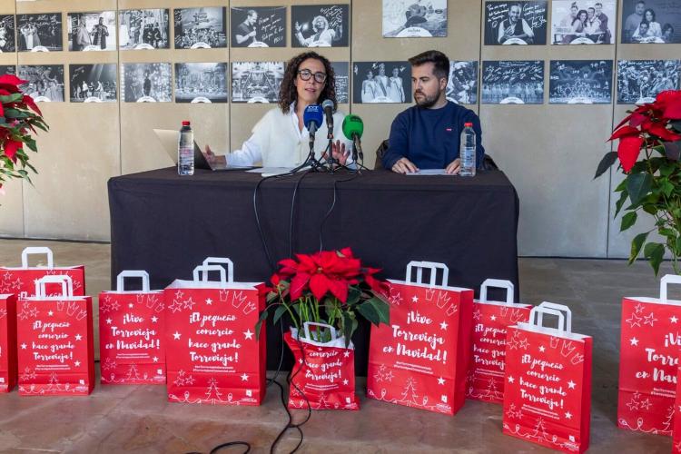 Rosario Martínez Chazarra sekä Daniel Amores.